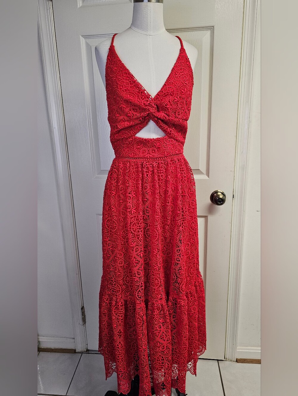 ML Monique Lhuillier Twist-Front Cutout Lace Midi Dress Red Size 8